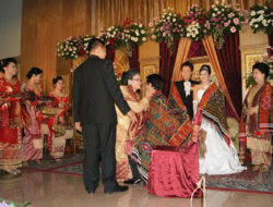 Ciri Khas Budaya Pernikahan Batak dengan Maknanya