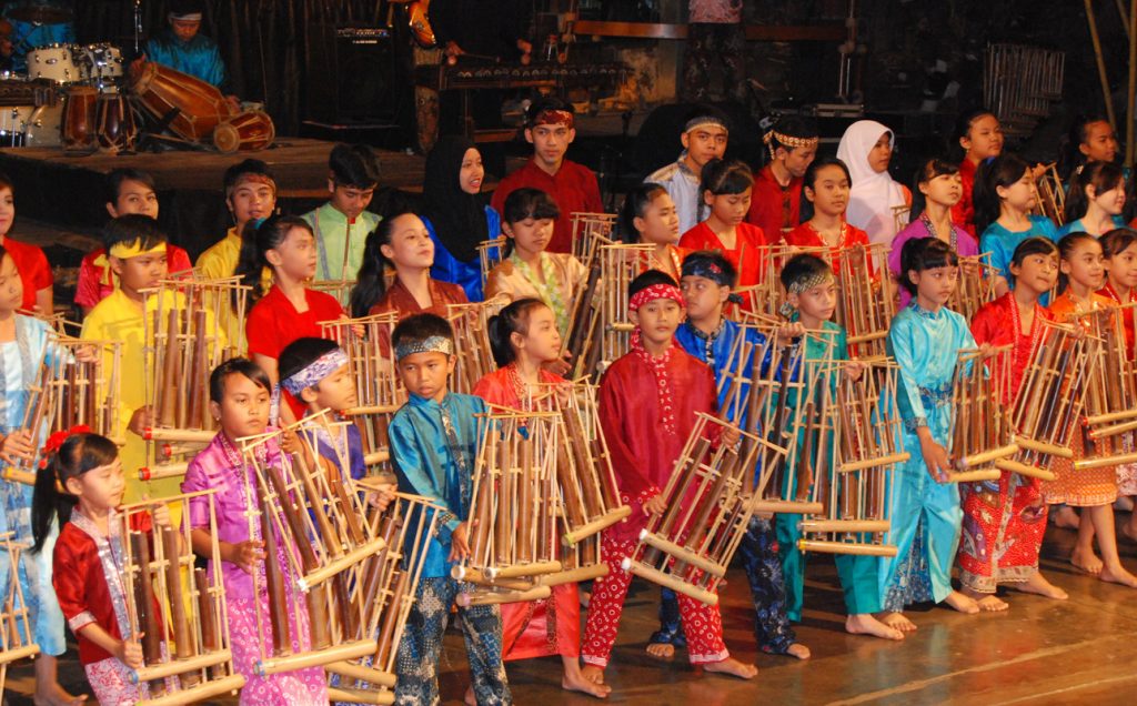Kenali Adat Istiadat dan Budaya Tradisional Sunda di Indonesia