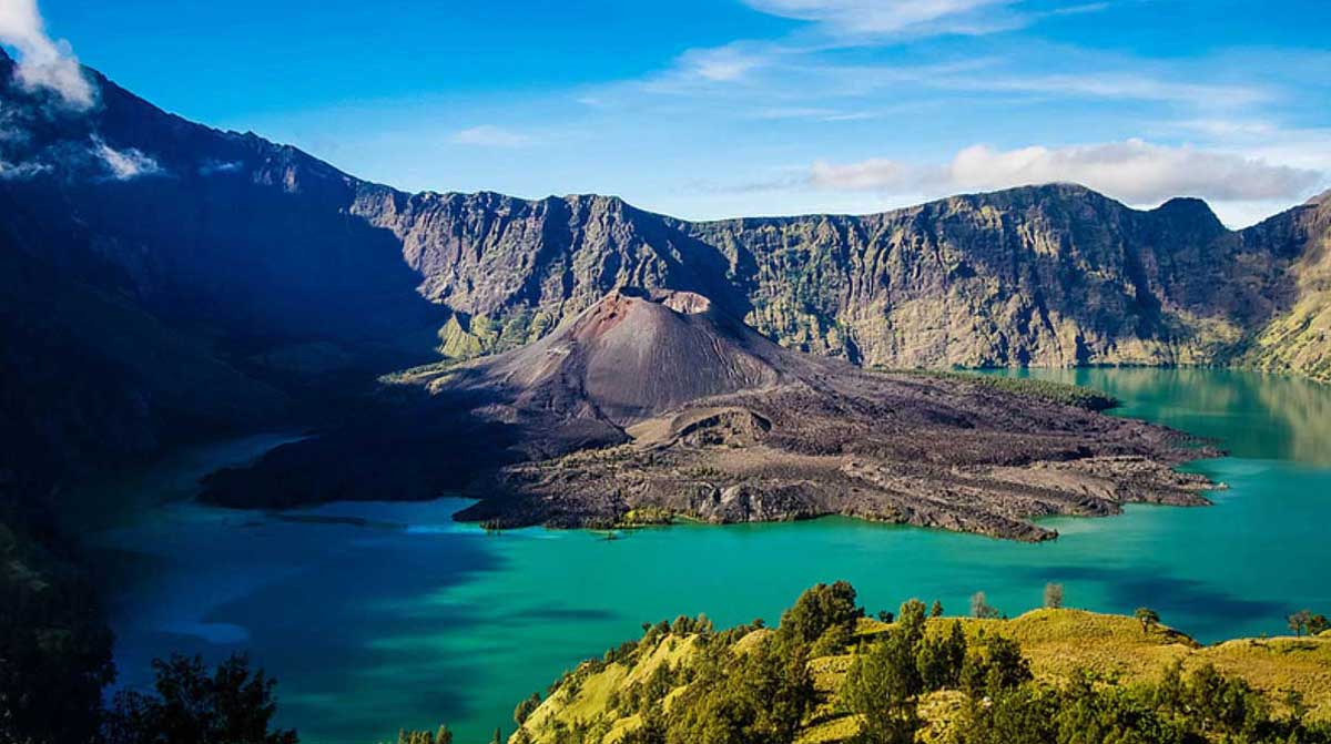 Wisata Gunung di Indonesia yang Keindahannya Memanjakan Mata
