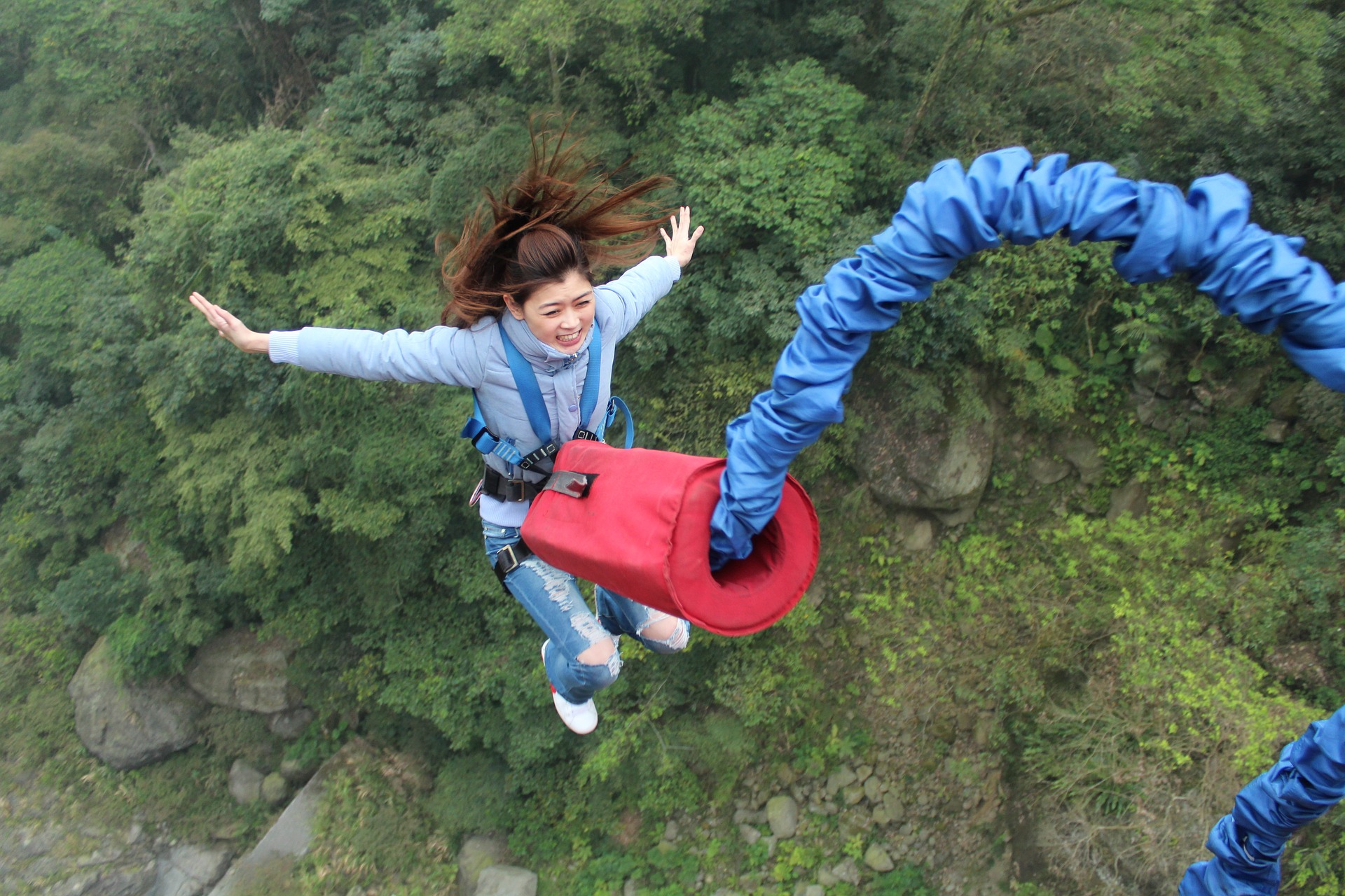 Bungee Jumping di Indonesia, Wahana Ekstrem Memacu Adrenalin