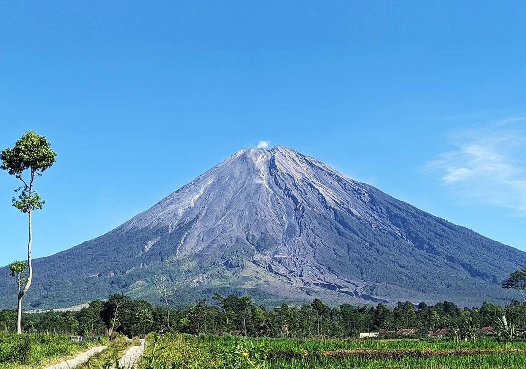 Rekomendasi Wisata Gunung di Jawa Timur, Destinasi Gunung Terbaik
